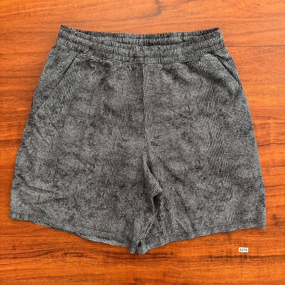 Lululemon Pace Breaker Short 9" Lined Gray Black Pockets Mens Sz M Athleisure